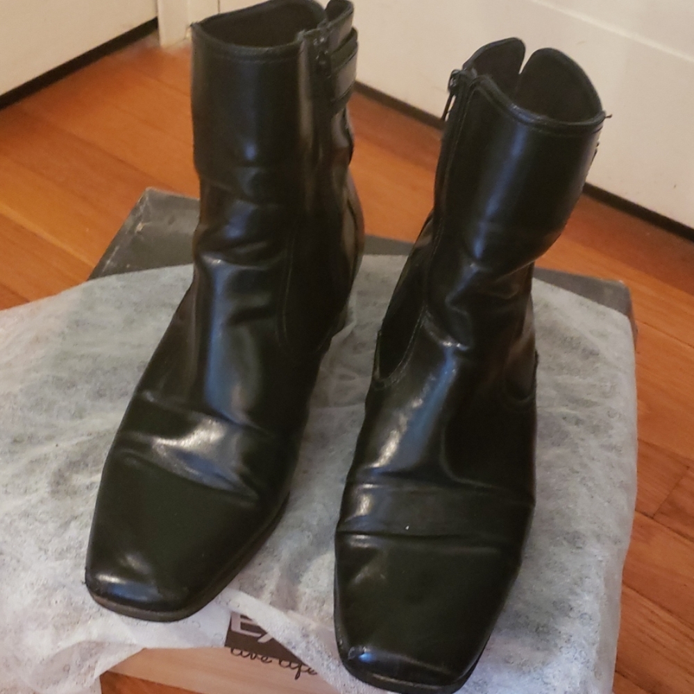 Black boots